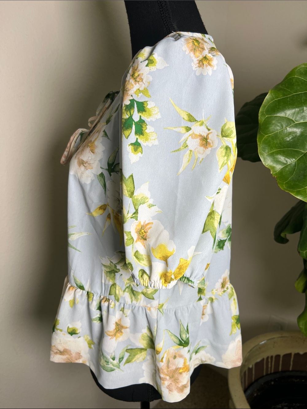 CeCe Women’s Floral Puff Sleeve Peplum Tie Front Blouse Size Medium - Picture 5 of 13